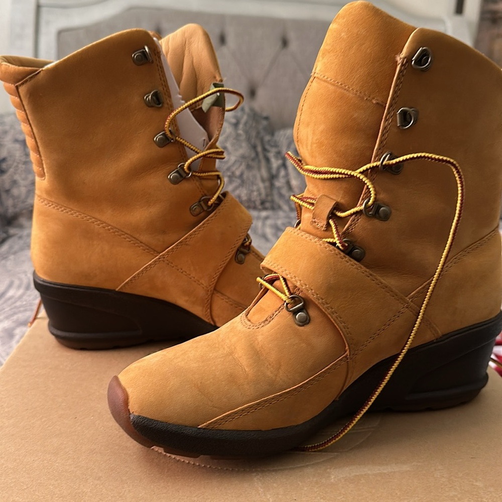 Timberland Tan Leather Boots